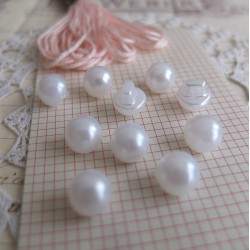 10 boutons blancs fausse perle
