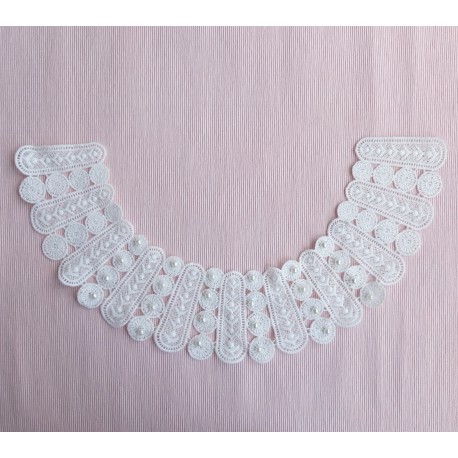 Col en dentelle Applique blanc 36x15cm avec perles
