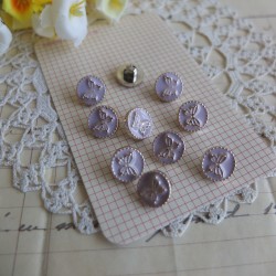 10 boutons violet papillons